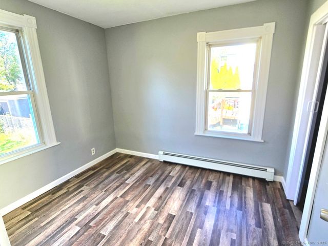 17 Giddings Street, Hartford, CT 06106
