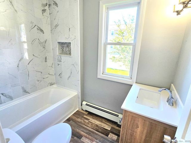 17 Giddings Street, Hartford, CT 06106