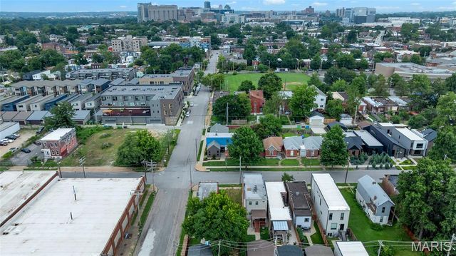 4368 Hunt Avenue, St Louis, MO 63110