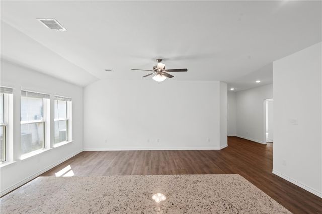 500 Oak Chase Avenue, Dayton, TX 77535