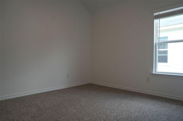 500 Oak Chase Avenue, Dayton, TX 77535