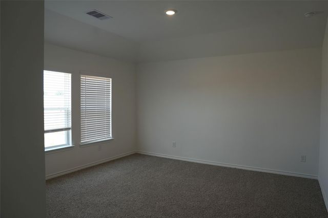 500 Oak Chase Avenue, Dayton, TX 77535