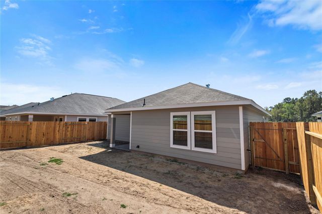 500 Oak Chase Avenue, Dayton, TX 77535