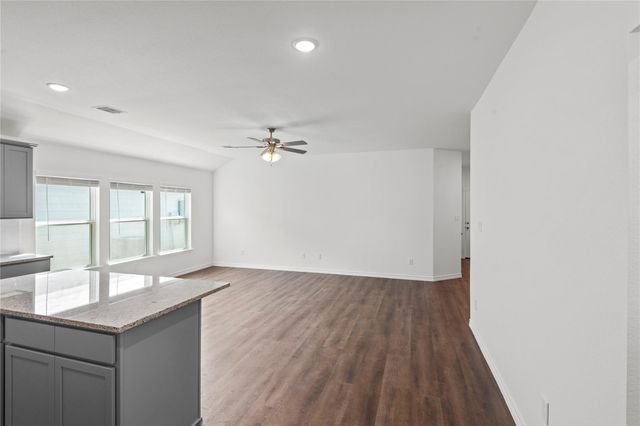 500 Oak Chase Avenue, Dayton, TX 77535