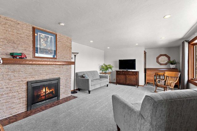 962 S NORTHVIEW ROAD, Green Bay, WI 54311