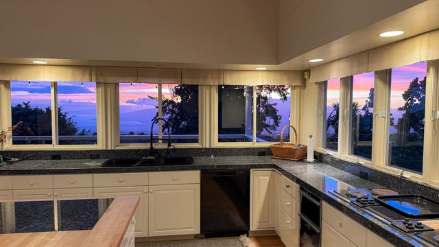 4010 Kula Hwy, Kula, HI 96790