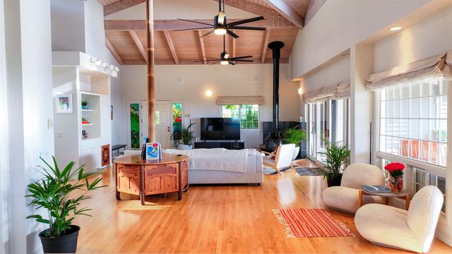 4010 Kula Hwy, Kula, HI 96790