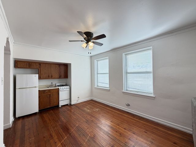 4060 N KENMORE Avenue 211, Chicago, IL 60613