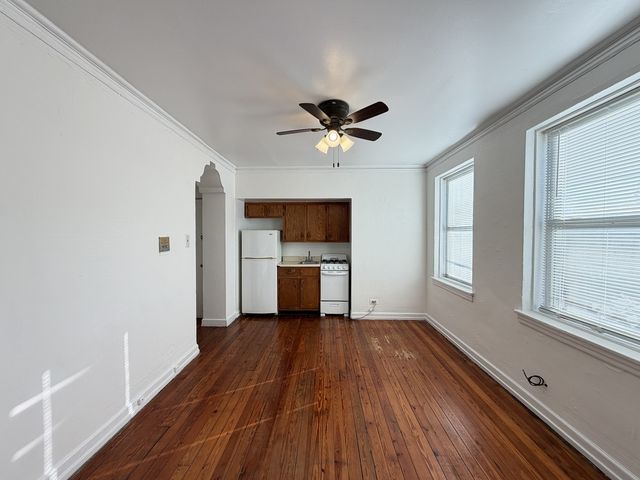 4060 N KENMORE Avenue 211, Chicago, IL 60613