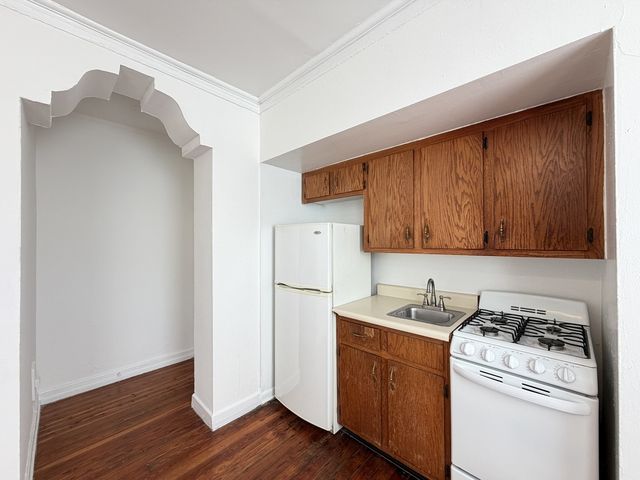 4060 N KENMORE Avenue 211, Chicago, IL 60613