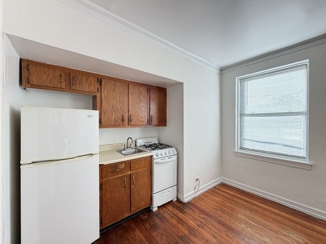 4060 N KENMORE Avenue 211, Chicago, IL 60613