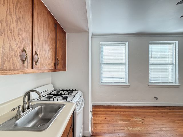 4060 N KENMORE Avenue 211, Chicago, IL 60613