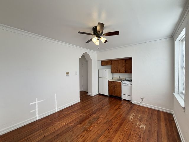 4060 N KENMORE Avenue 211, Chicago, IL 60613
