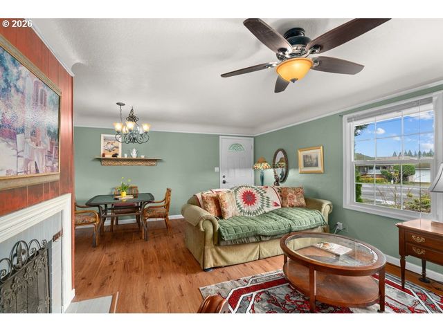 154 BEVERLY Dr, Oregon City, OR 97045