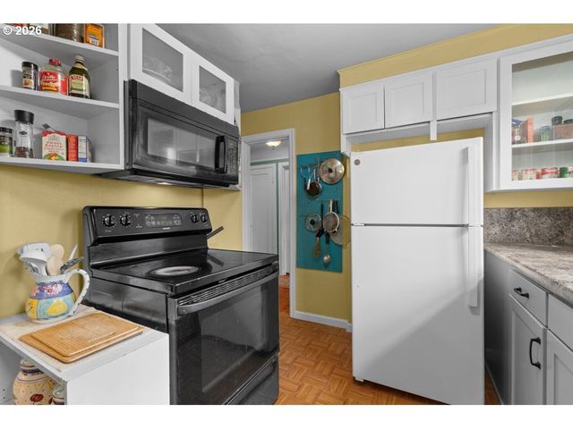 154 BEVERLY Dr, Oregon City, OR 97045