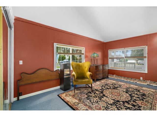 154 BEVERLY Dr, Oregon City, OR 97045