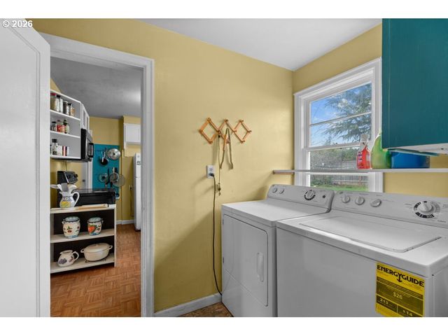 154 BEVERLY Dr, Oregon City, OR 97045