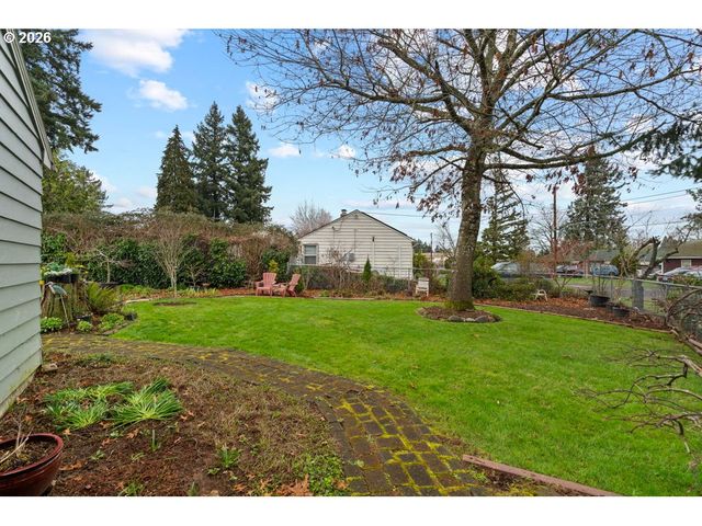 154 BEVERLY Dr, Oregon City, OR 97045