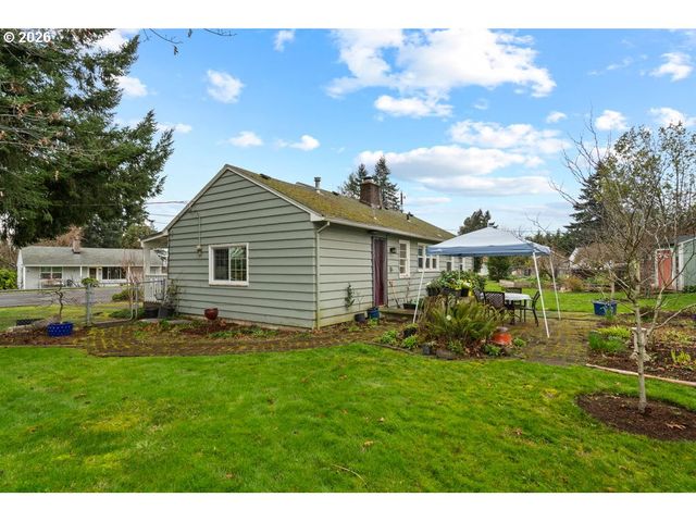 154 BEVERLY Dr, Oregon City, OR 97045