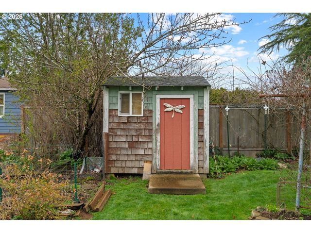 154 BEVERLY Dr, Oregon City, OR 97045