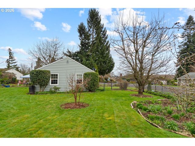154 BEVERLY Dr, Oregon City, OR 97045