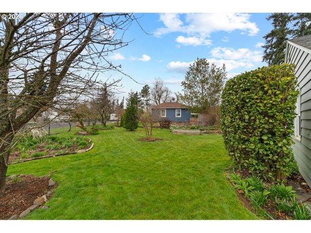 154 BEVERLY Dr, Oregon City, OR 97045