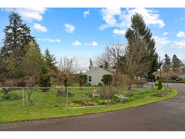 154 BEVERLY Dr, Oregon City, OR 97045
