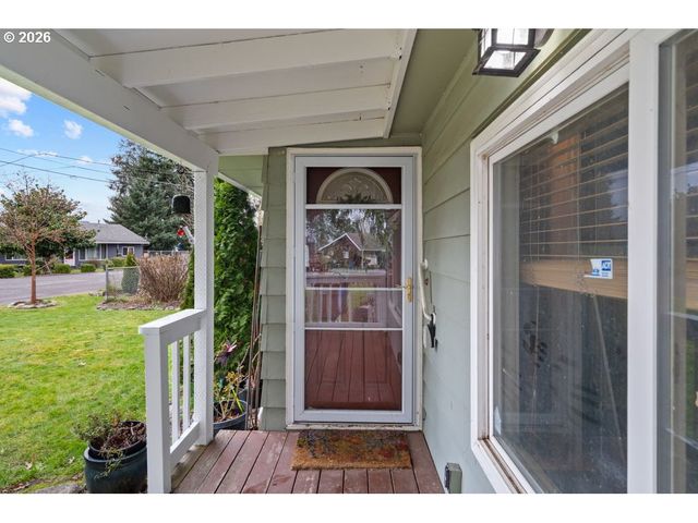 154 BEVERLY Dr, Oregon City, OR 97045