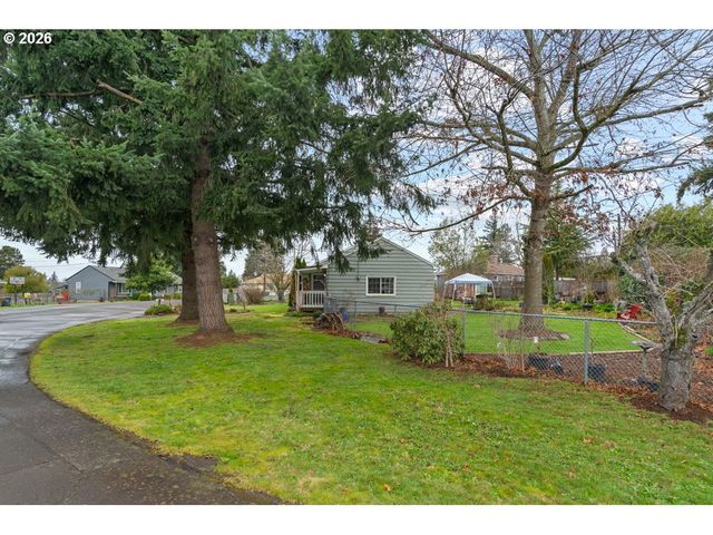 154 BEVERLY Dr, Oregon City, OR 97045