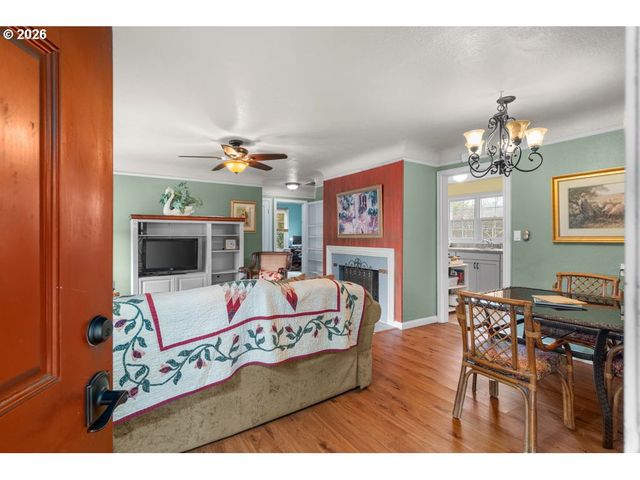 154 BEVERLY Dr, Oregon City, OR 97045