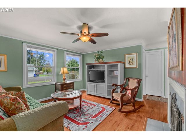 154 BEVERLY Dr, Oregon City, OR 97045