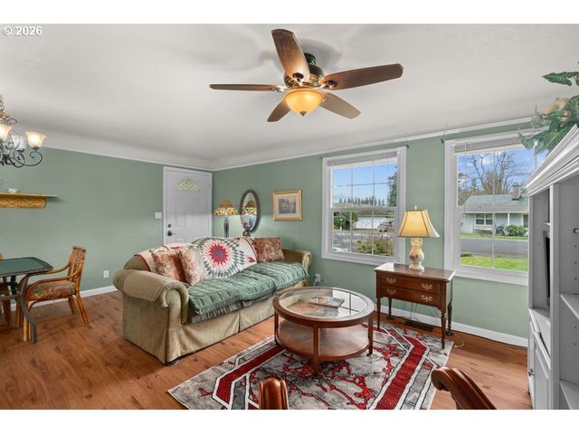 154 BEVERLY Dr, Oregon City, OR 97045