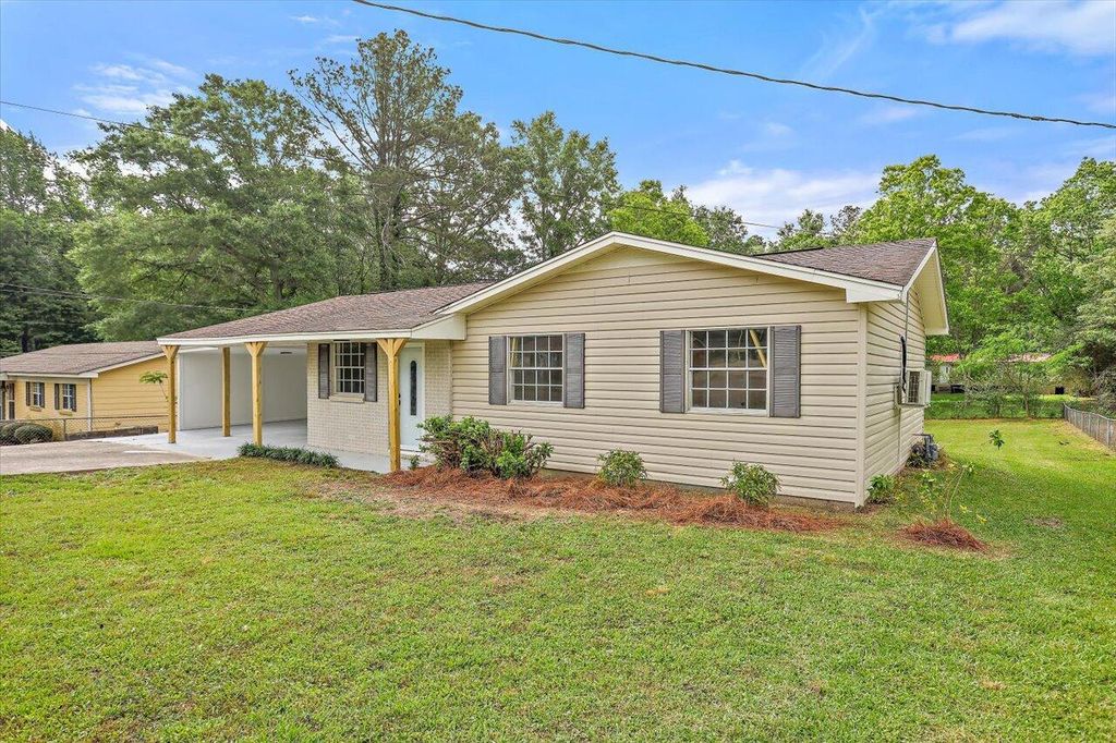 210 NE Jadek Dr., Magee, MS 39111