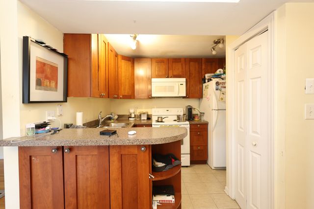 10111 Old Orchard Court 203, Skokie, IL 60076