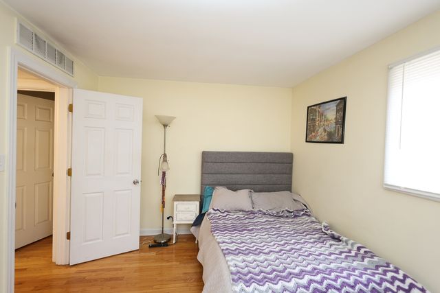 10111 Old Orchard Court 203, Skokie, IL 60076