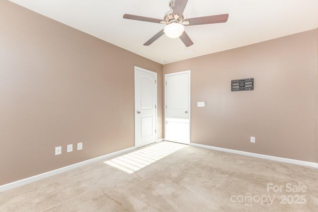 7806 Meridale Forest Drive, Charlotte, NC 28269