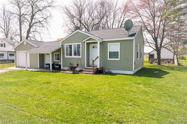 5017 North Road, North Street, MI 48049