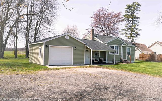5017 North Road, North Street, MI 48049