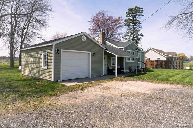 5017 North Road, North Street, MI 48049
