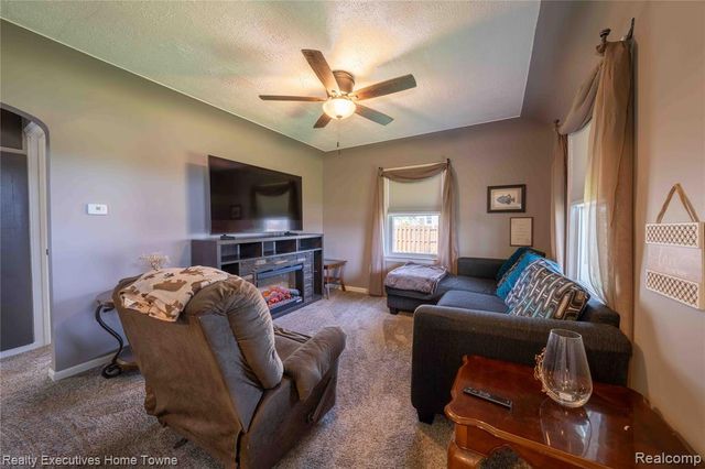 5017 North Road, North Street, MI 48049