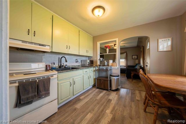 5017 North Road, North Street, MI 48049