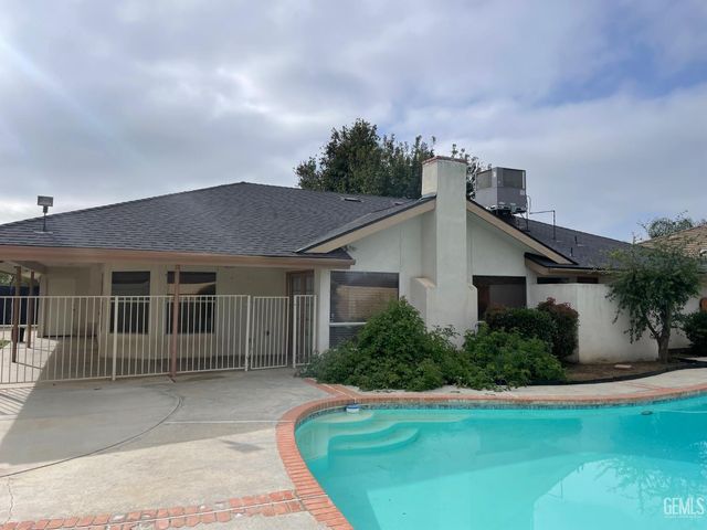 7712 Jensen Avenue, Bakersfield, CA 93308