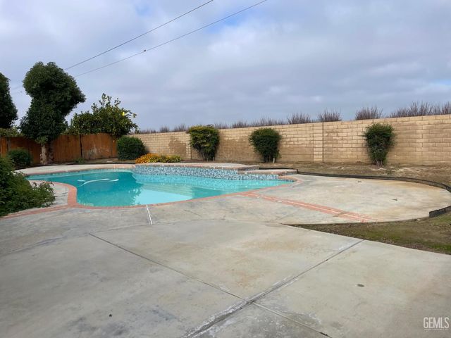 7712 Jensen Avenue, Bakersfield, CA 93308