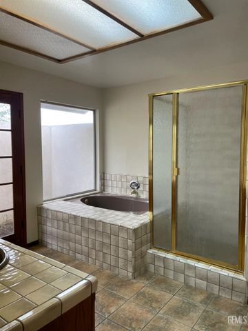 7712 Jensen Avenue, Bakersfield, CA 93308