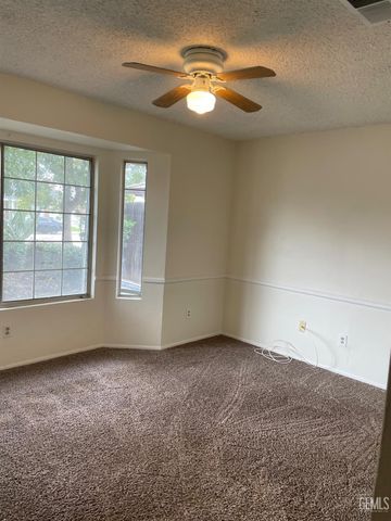 7712 Jensen Avenue, Bakersfield, CA 93308