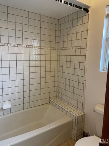 7712 Jensen Avenue, Bakersfield, CA 93308