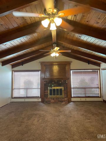 7712 Jensen Avenue, Bakersfield, CA 93308