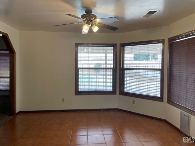 7712 Jensen Avenue, Bakersfield, CA 93308