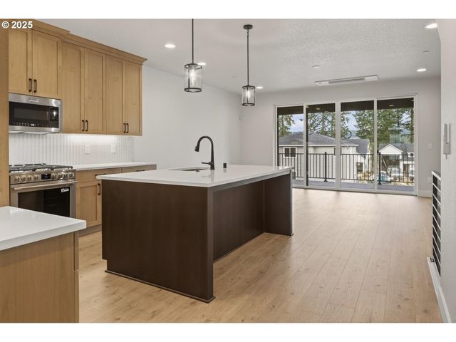 4703 Nw CAMAS MEADOWS Dr, Camas, WA 98607