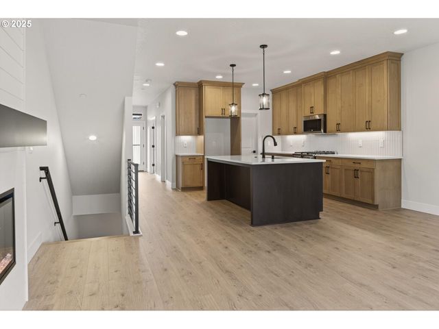 4703 Nw CAMAS MEADOWS Dr, Camas, WA 98607